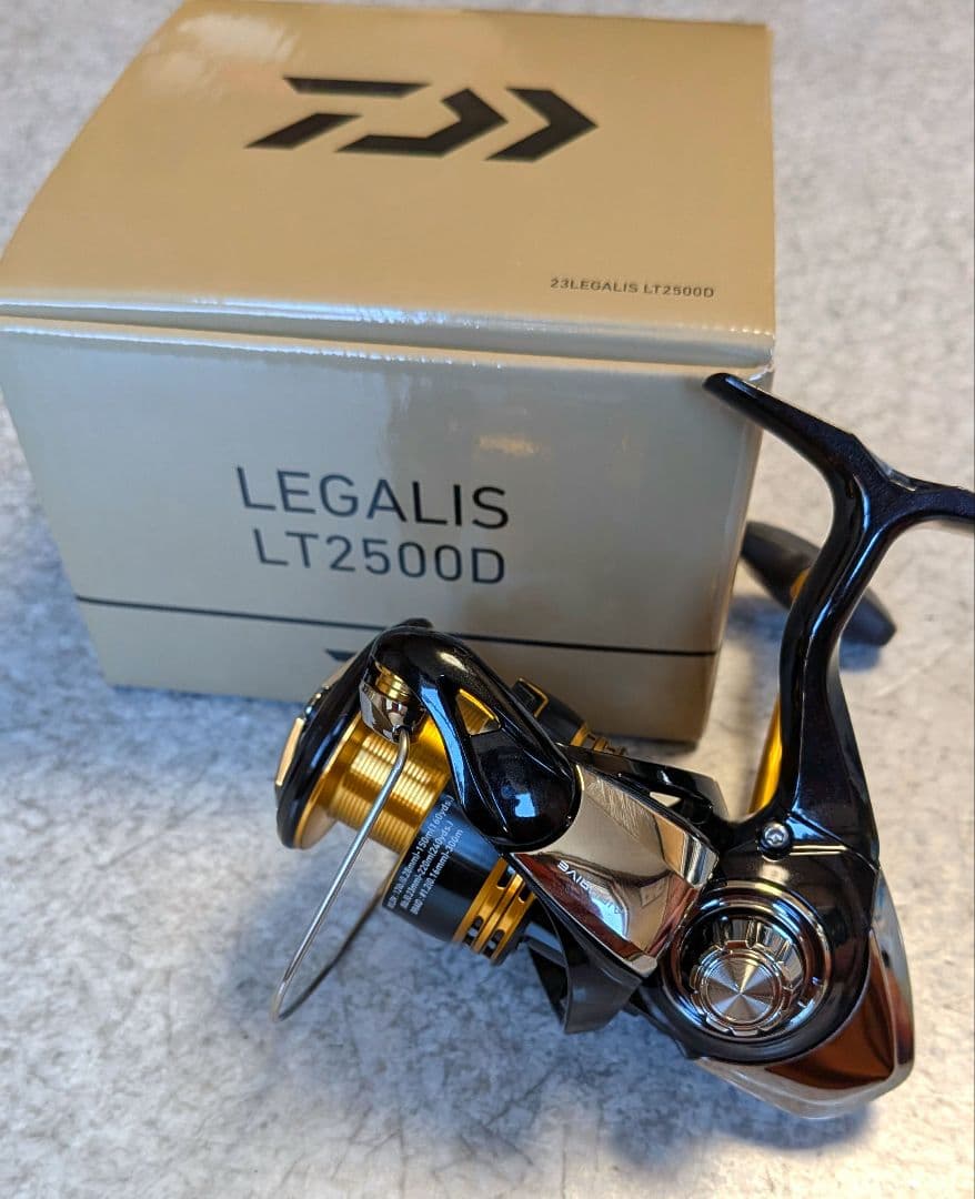 DAIWA　23 レガリス LT2500D スピニングリール