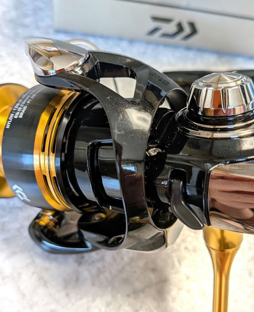 DAIWA　23 レガリス LT2500D スピニングリール
