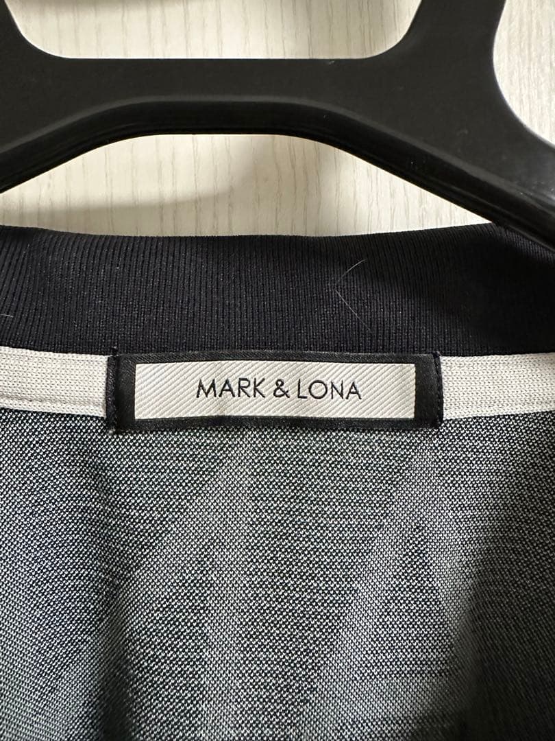 MARK & LONA ロゴプリント ポロシャツ