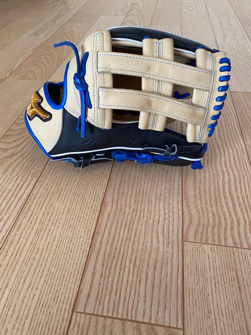 ミズノプロ硬式外野手用グローブ