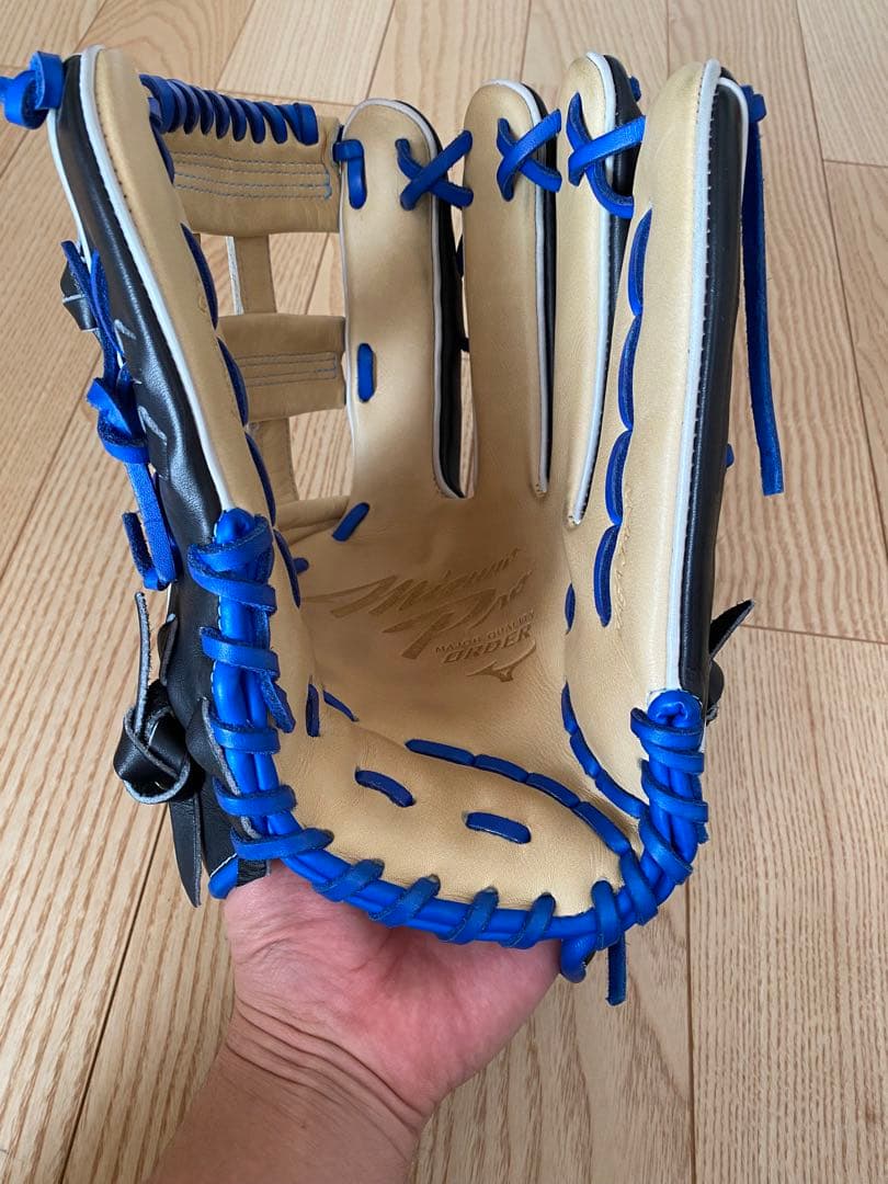 ミズノプロ硬式外野手用グローブ