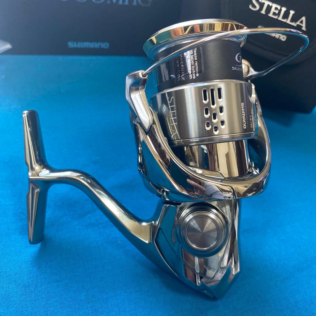 【極美品】シマノSHIMANO 18ステラC3000MHG