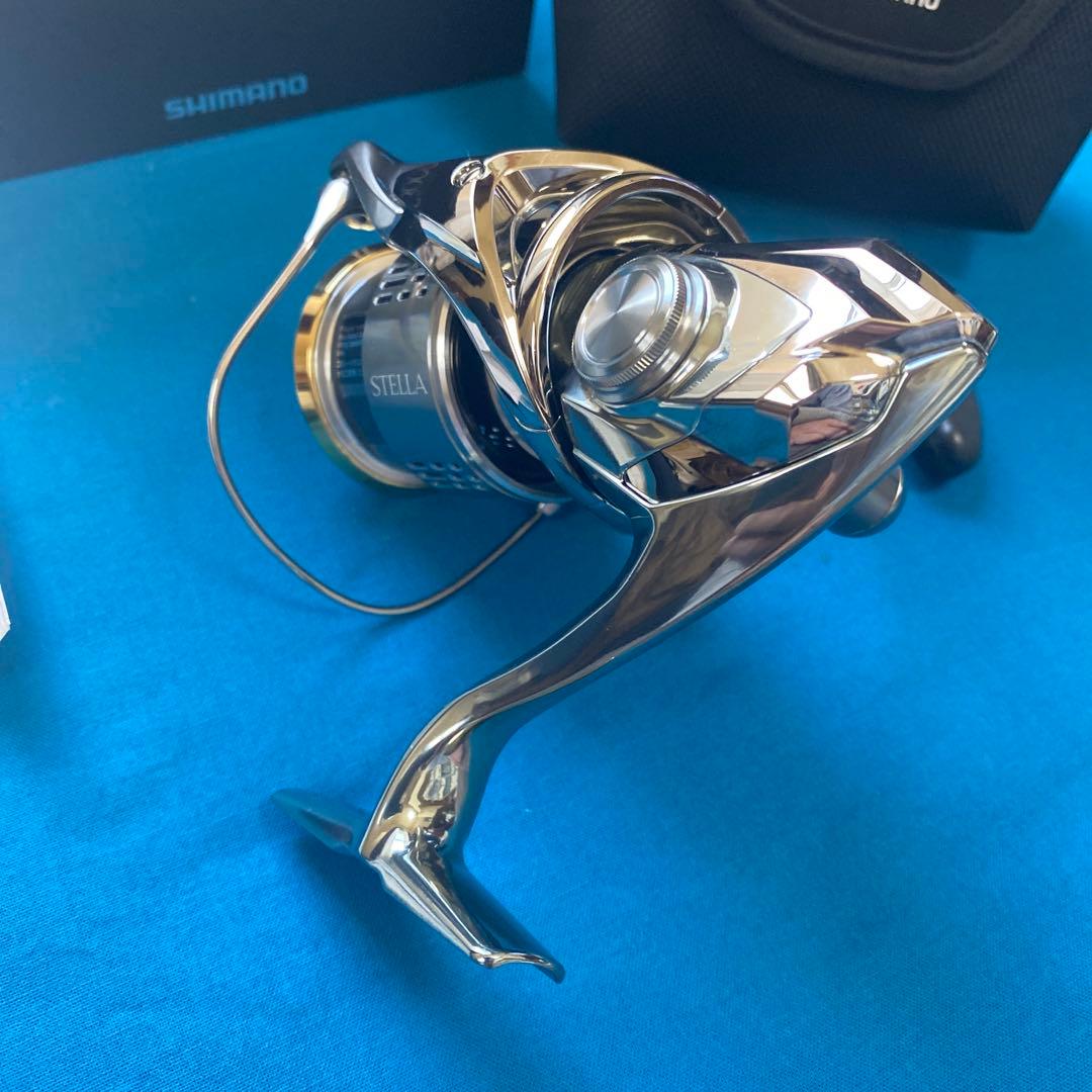 【極美品】シマノSHIMANO 18ステラC3000MHG