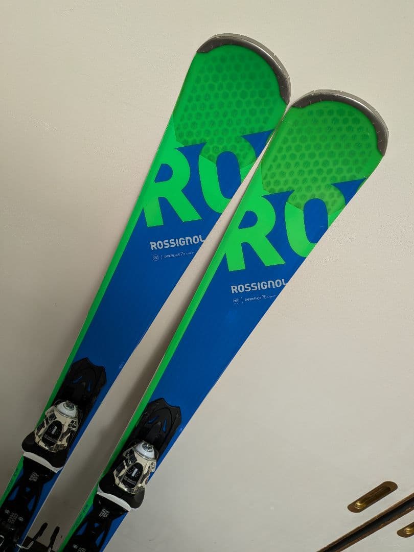 再値下げ ROSSIGNOL スキー板 144cm　ショートスキー