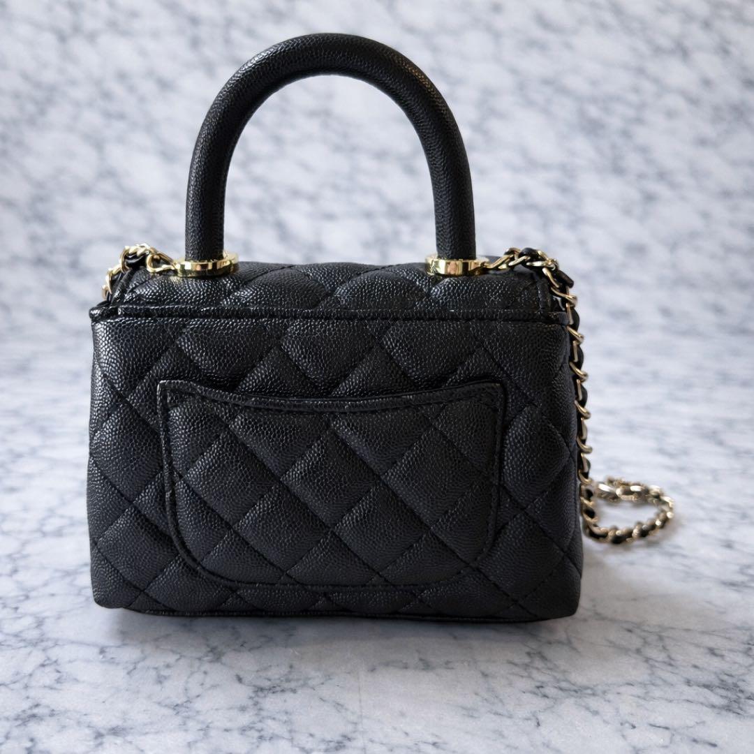 CHANELノベルティショルダーバッグ　ゴールド金具
