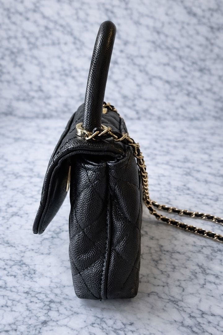 CHANELノベルティショルダーバッグ　ゴールド金具