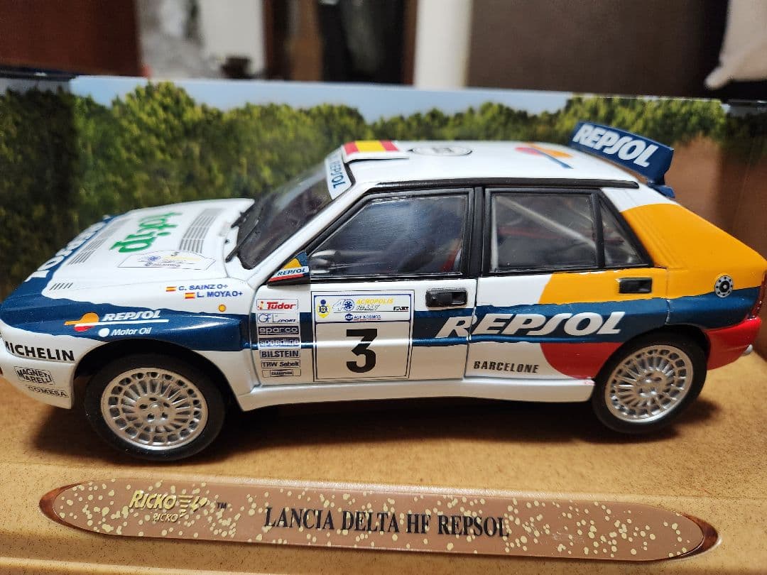 ミニカー 1/18 Ricko Lancia Delta Integrale