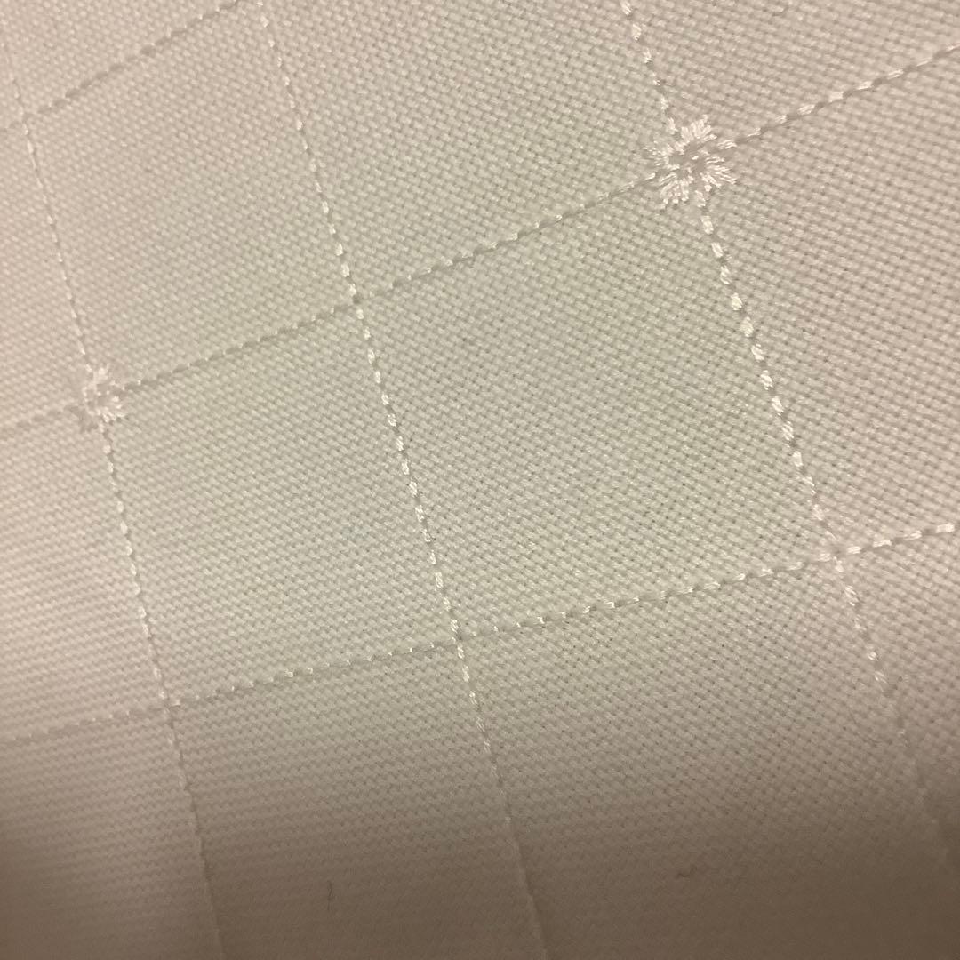 手刺繍　ハンドメイド　テーブルクロス
