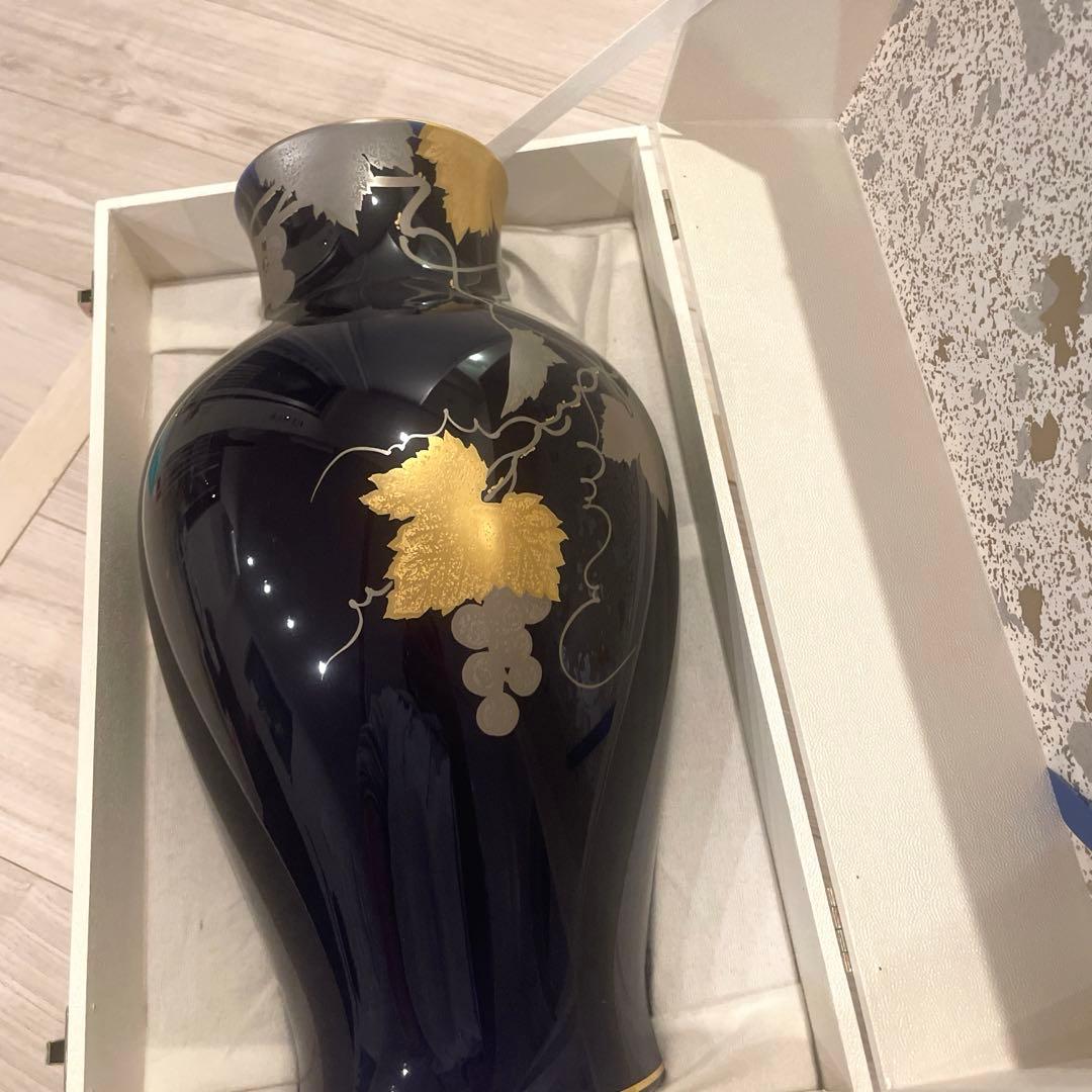 大倉陶園　瑠璃金蝕葡萄花瓶36cm