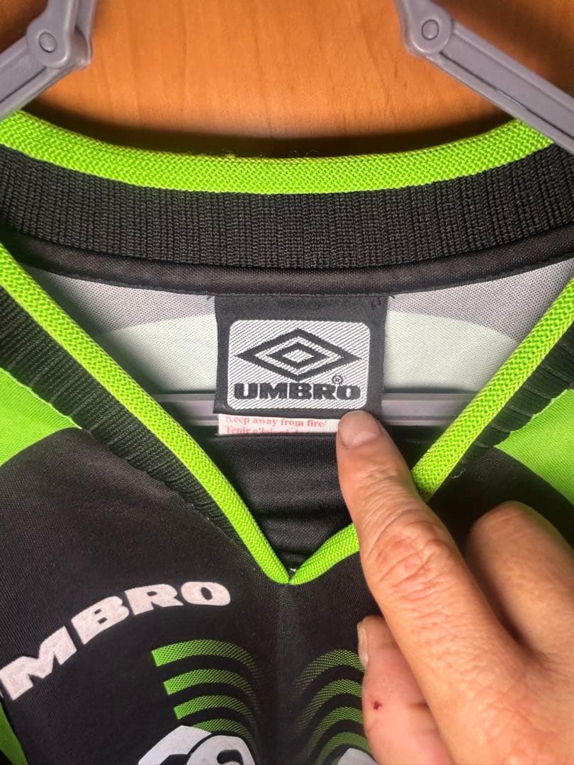 UMBRO サッカーウェア 黒/緑 ストライプ