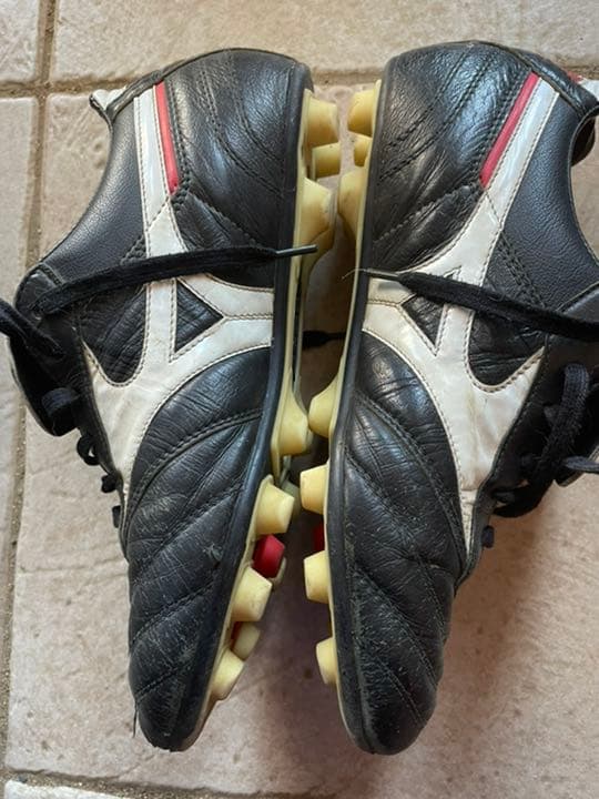 サッカースパイク　モレリア　25.5