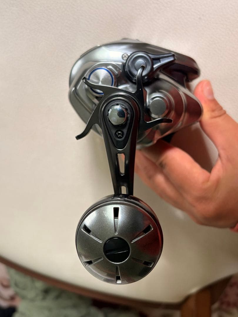 SHIMANO 電動リール 24 フォースマスター2000