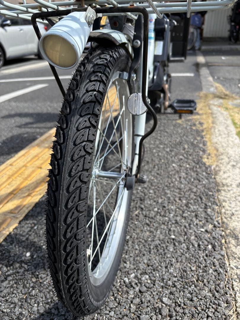 中古20㌅ブリヂストン電動アシスト自転車　8.7Ah 大阪　070