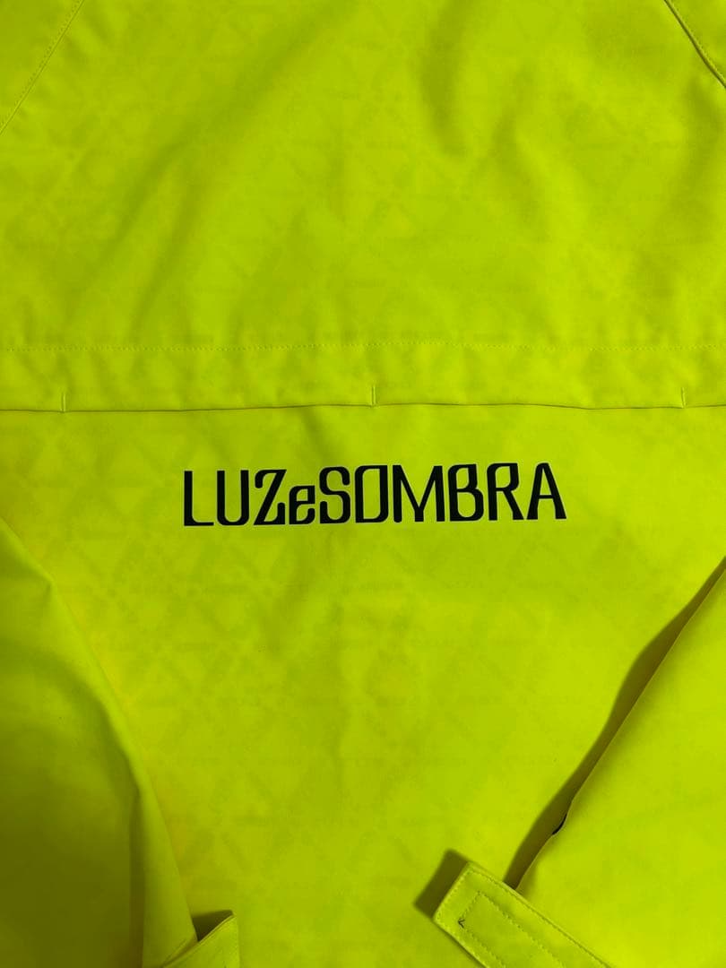 ルースイソンブラ　ナイロンジャケット　luzesombra ウインドジャケット