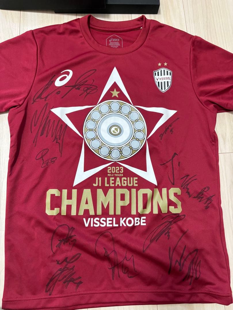 早い者勝ち【ヴィッセル神戸 選手直筆サイン入りのJ1リーグ初優勝記念Tシャツ】