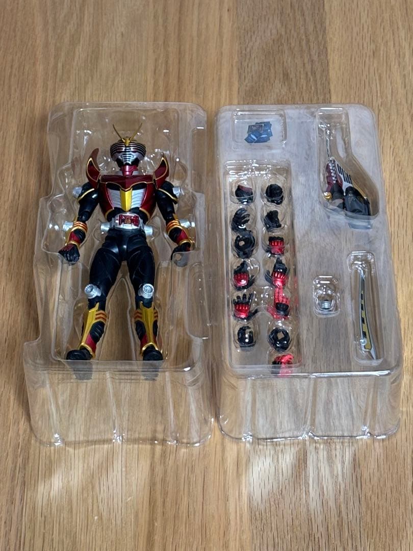 SH Figuarts 仮面ライダー龍騎サバイブ & ドラグランザー
