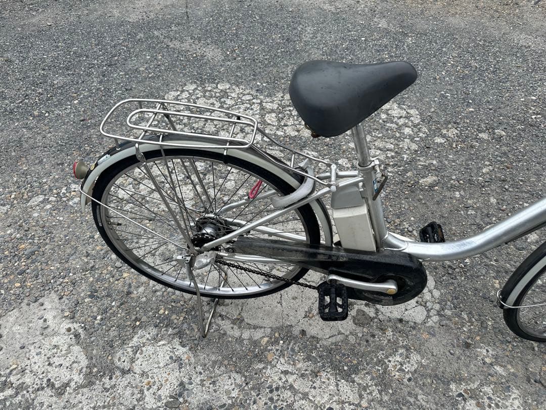 シルバー 電動アシスト自転車 バスケット付き