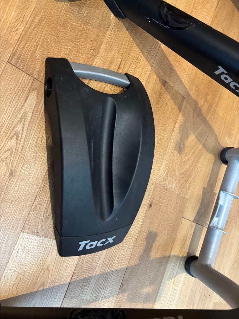く*ん様 Tacx Bushido smart ワイヤレストレーニングローラー