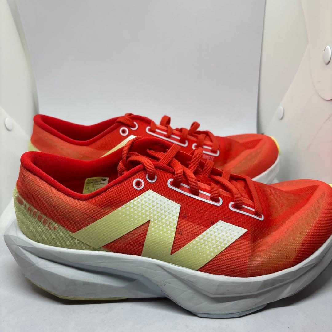 ニューバランス FuelCell 25.0cm 良品