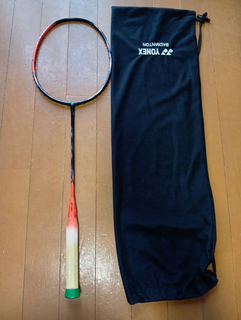 YONEX バドミントンラケット　アストロクス77プロ