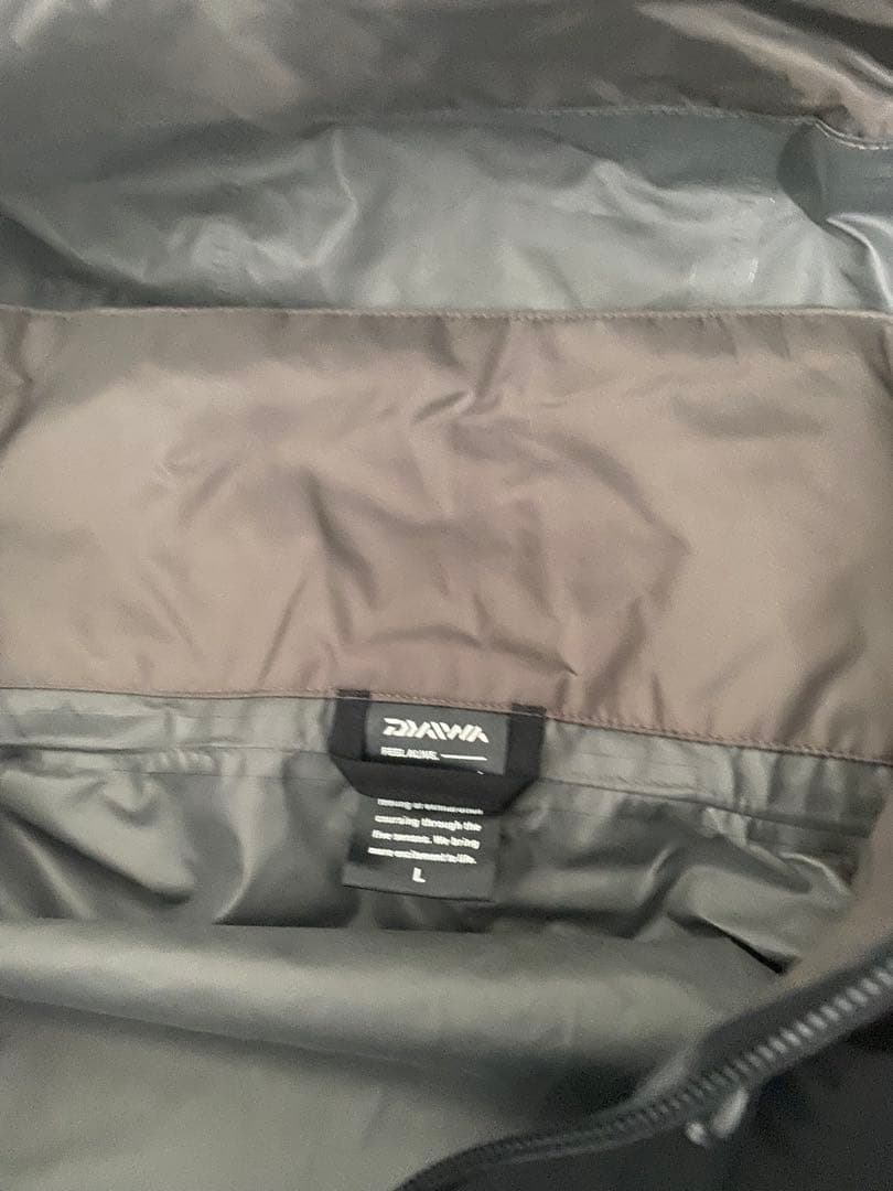 中古　試着のみ　Daiwa GORE-TEX レインウェア Lサイズ　上下セット