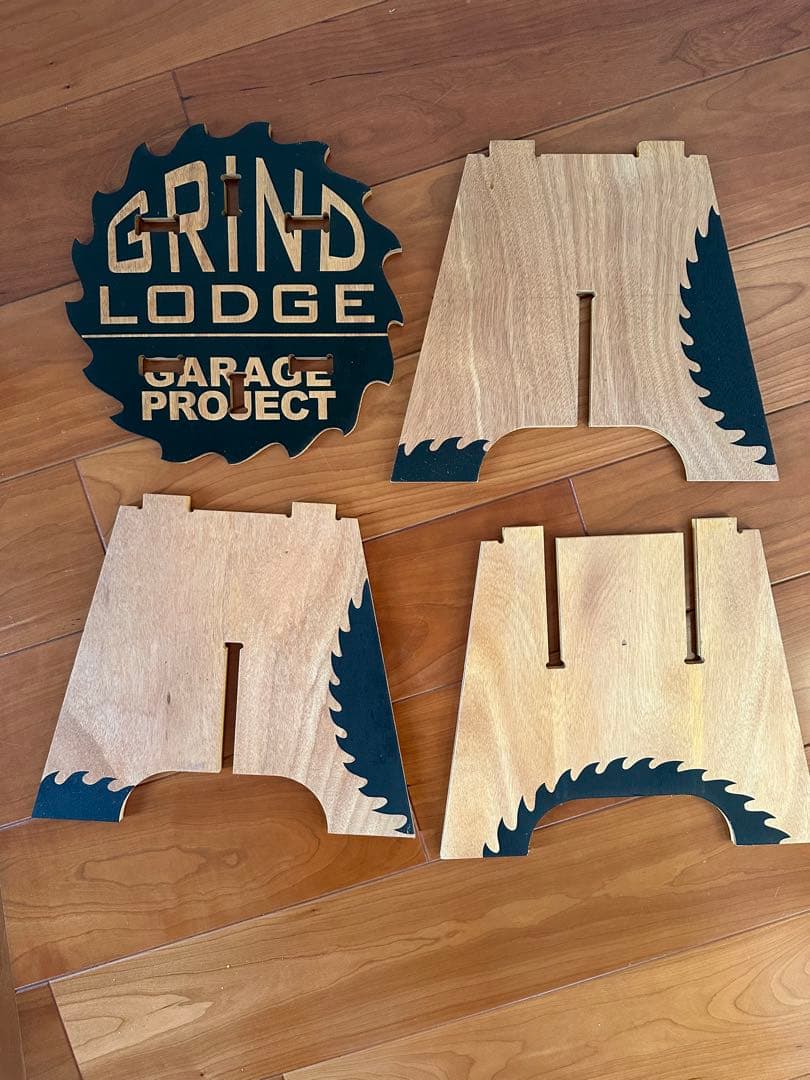 GRINDLODGE スツール