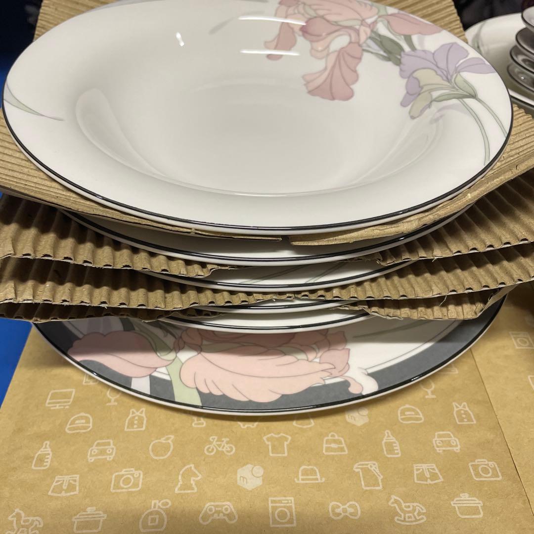 77. 新品 Noritake ノリタケ 花柄 お皿 セット 16点セット