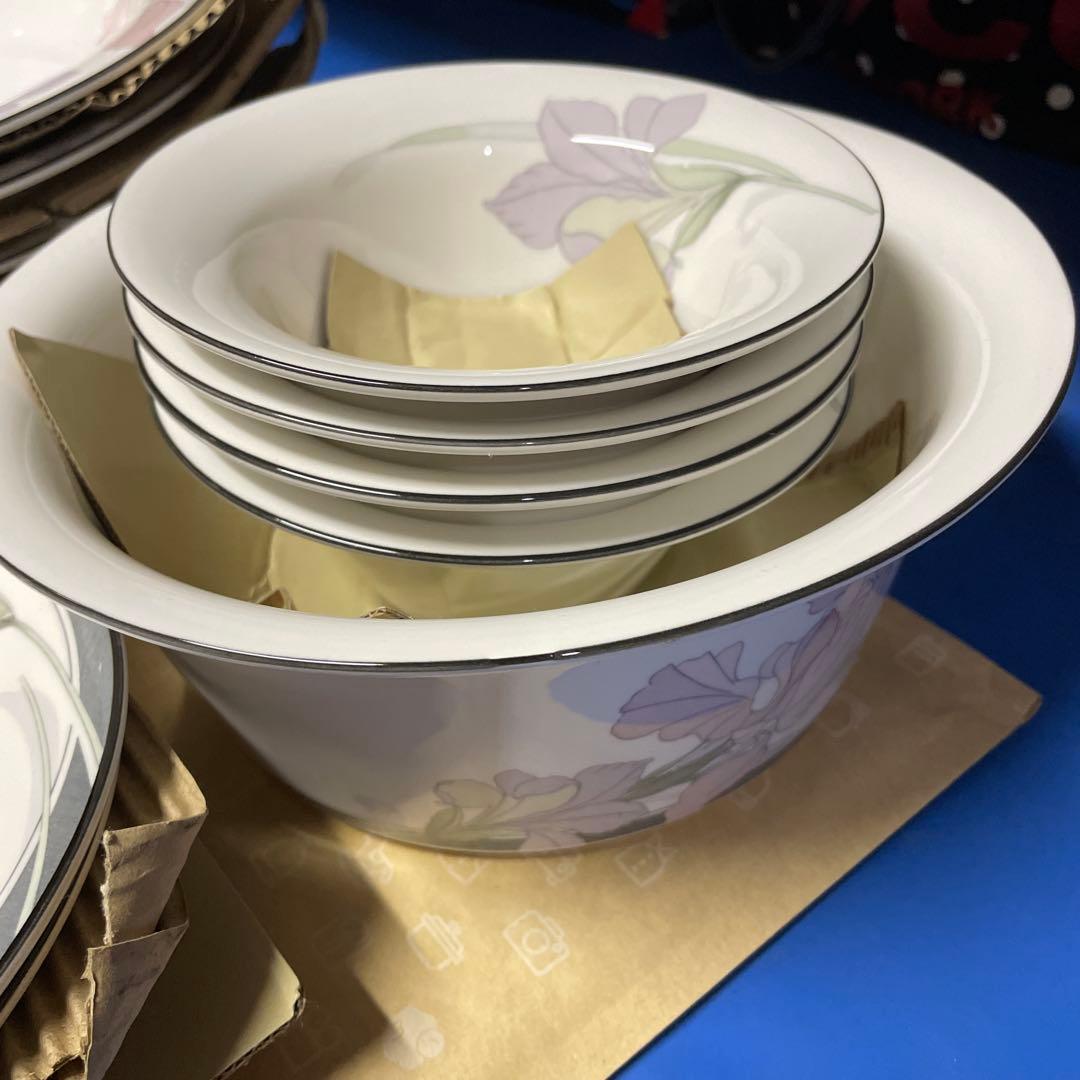 77. 新品 Noritake ノリタケ 花柄 お皿 セット 16点セット