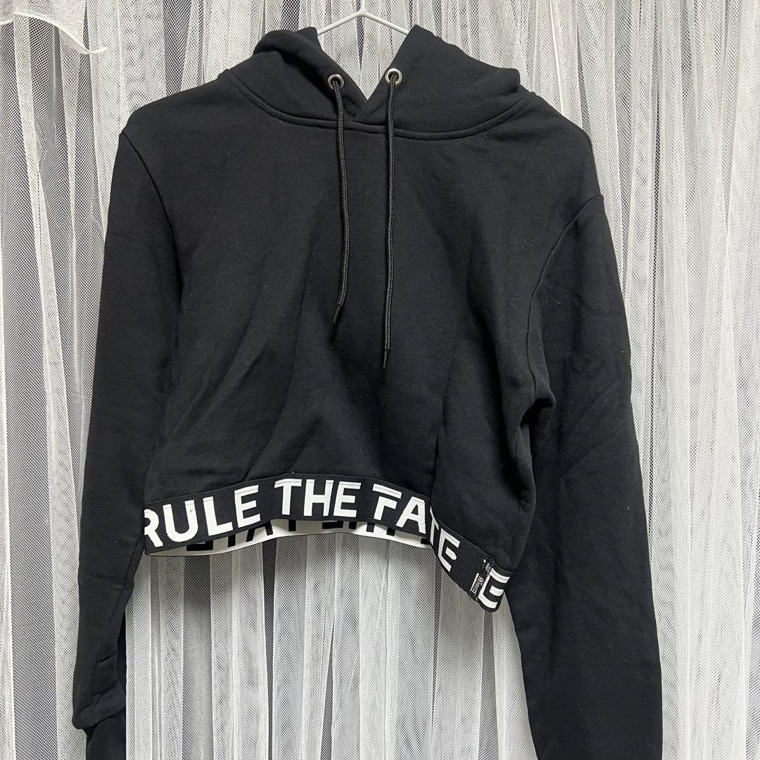 【新品】rule the fate ショートフーディー　パーカー　トップス