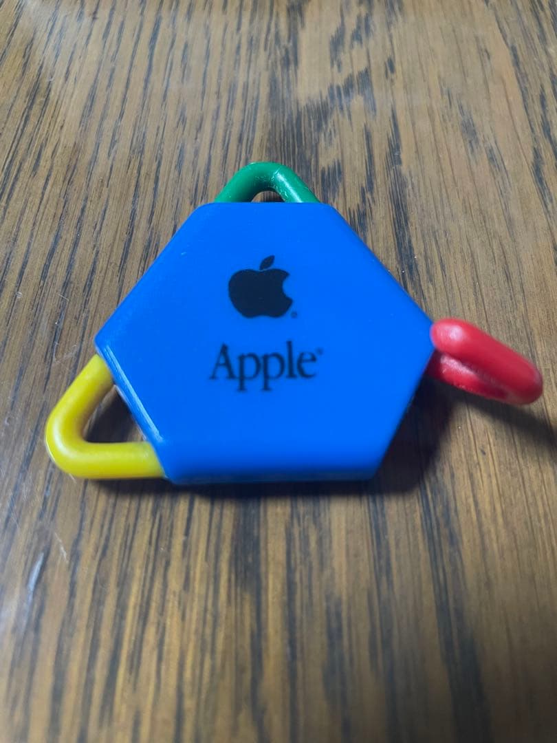 【激レア】アップルコンピュータ　三角形　キーホルダー