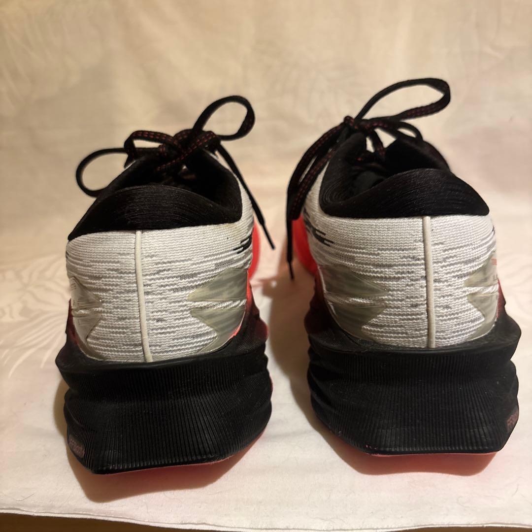 ASICS NOVABLAST3 ランニングシューズ ホワイト/ブラック/レッド