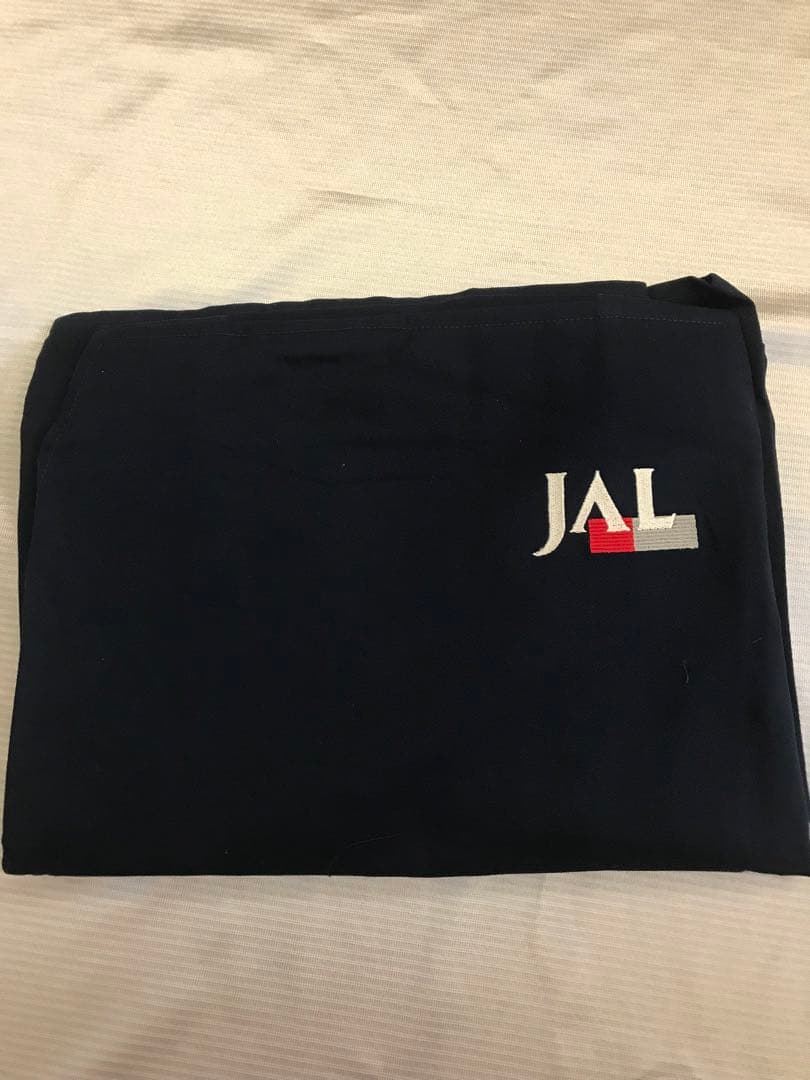 貴重　新品未使用　JALエプロン旧ロゴ入り　飛行機バッジ絵はがきなど付き　1点物