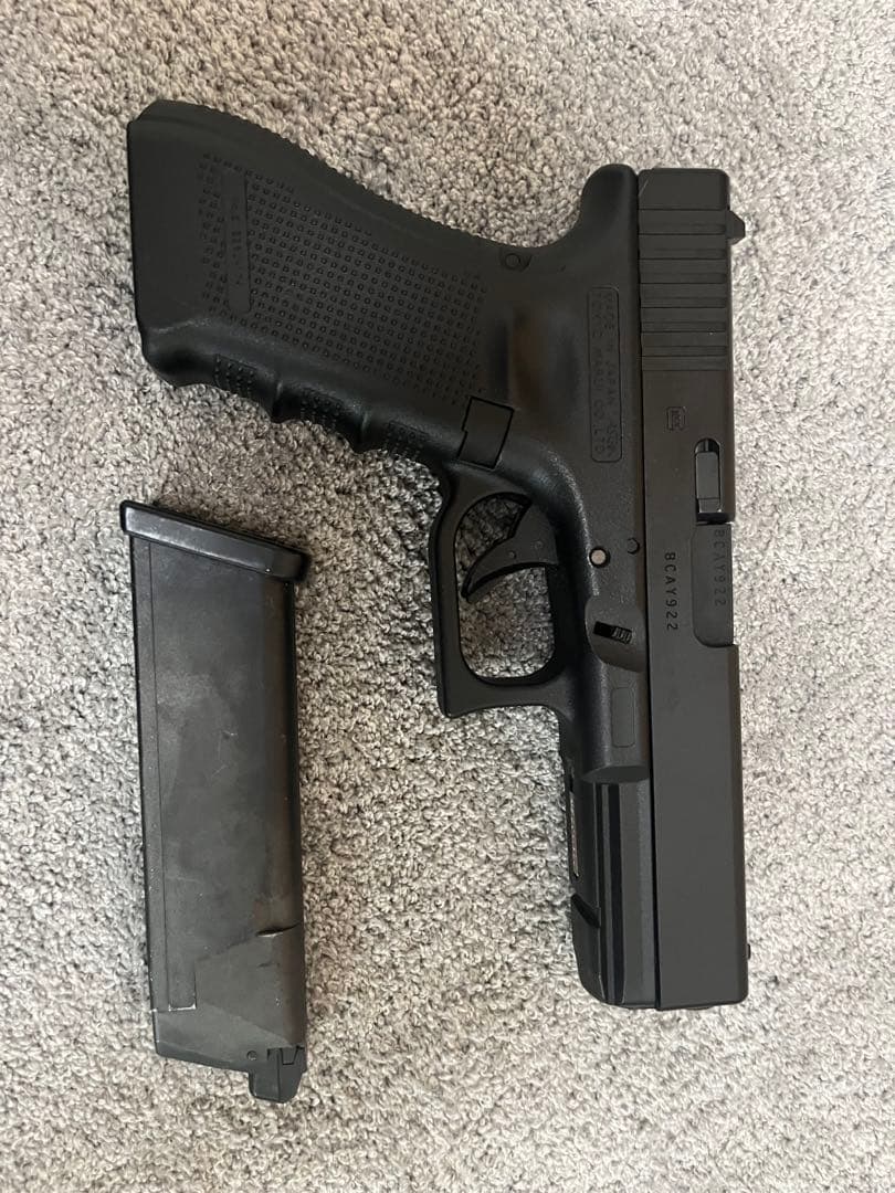 GLOCK 17 Gen.4 ガスガン マガジン1本おまけ付き