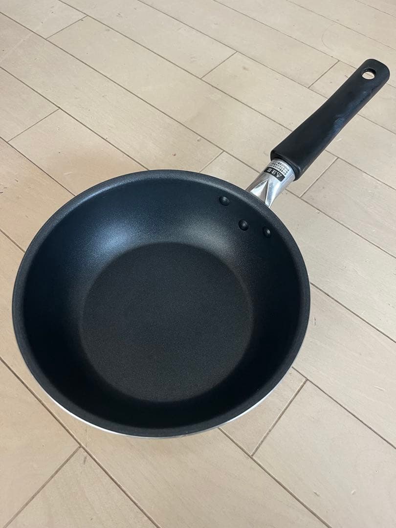 アムウェイ　ノンスティックフライパン　20cm