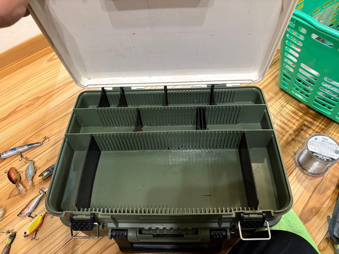 v*u様 バス釣り引退品レイドジャパンダッジイボーグ4.0他大量ワームフックシン