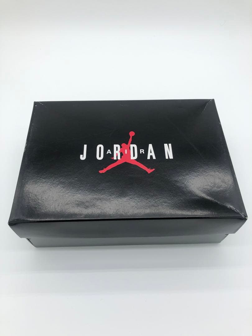 美品NIKE AIR JORDAN 11 Low ホワイト/ブラック/レッド