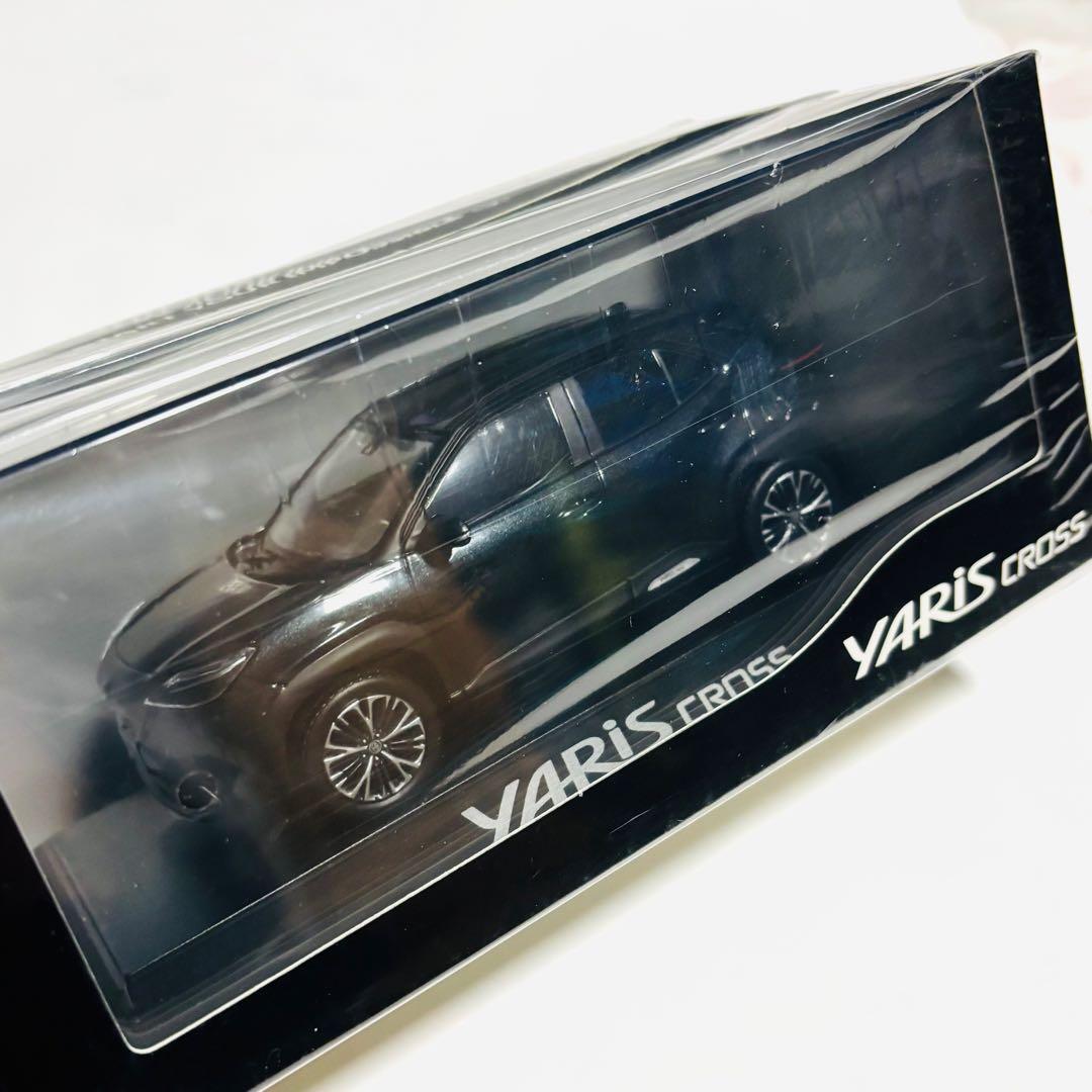 トヨタ ヤリスクロス 1/30 ミニカー ブラックマイカ新品 未開封品