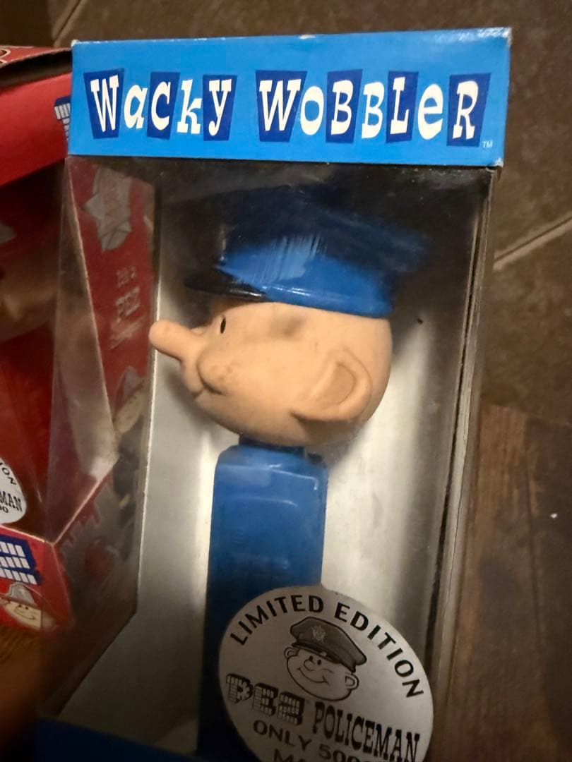 【FUNKO WACKY WOBBLER】 PEZ ポリスマン & 消防士