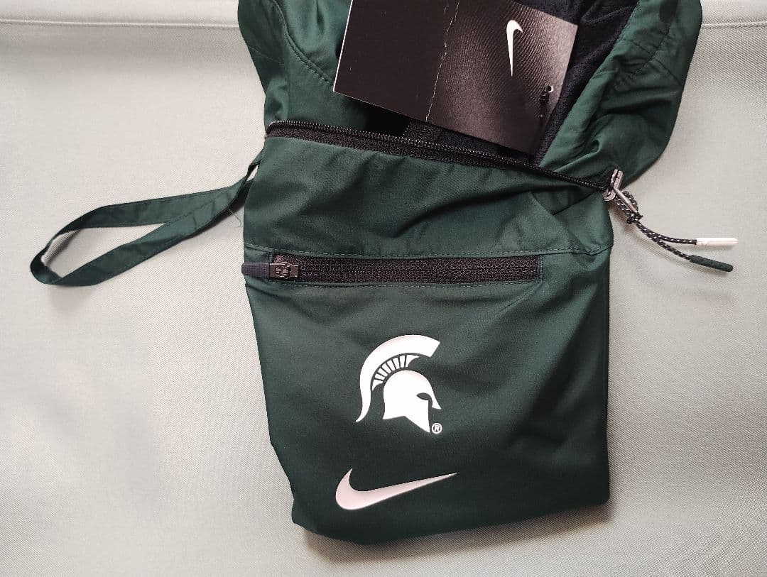 NIKE ナイキ MichiganState ウインドブレーカー 緑 グリーン