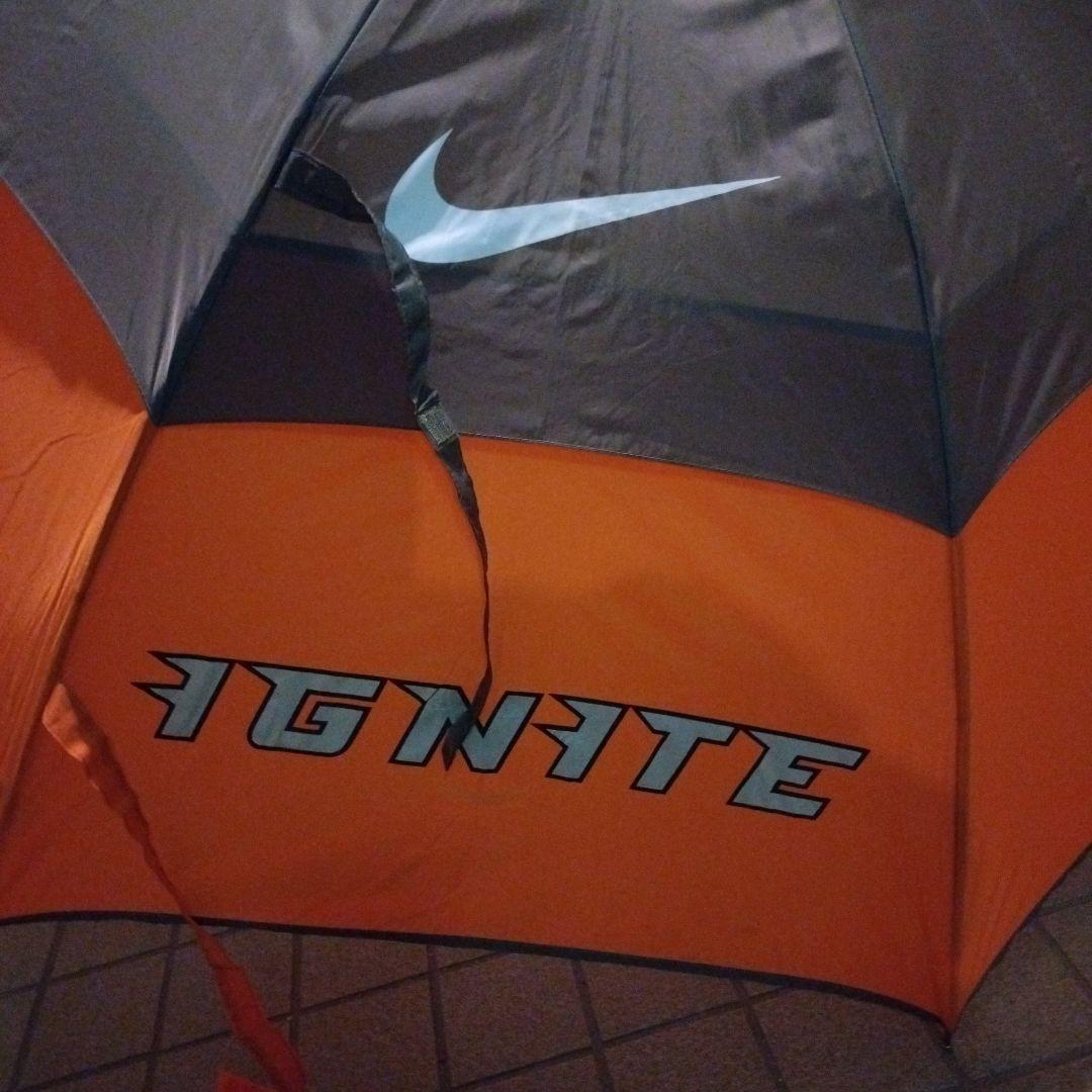 Nike IGNITE ゴルフ用傘 オレンジ/グレー