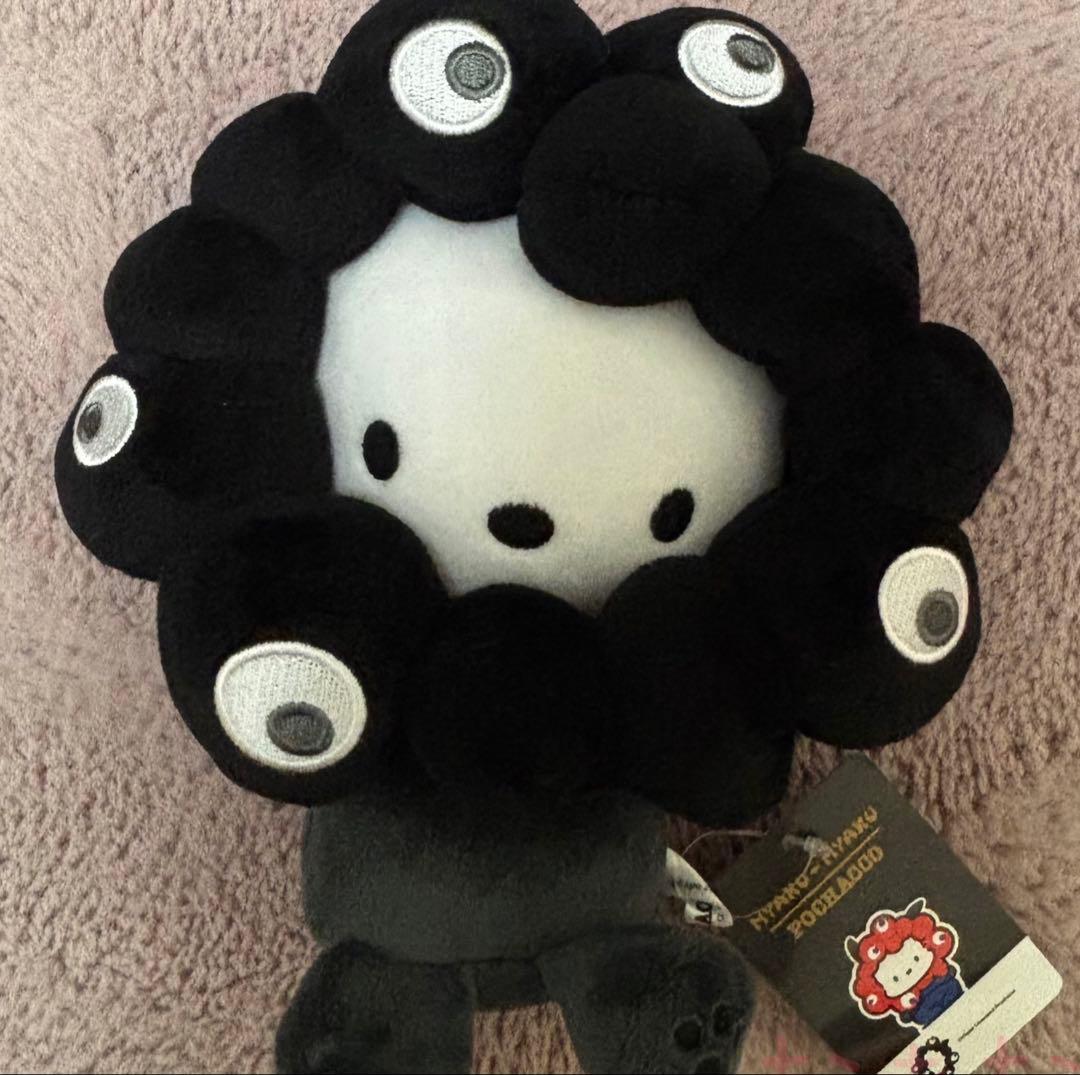 【新品未使用】サンリオ 黒ミャクミャクなりきりぬいぐるみM ポチャッコ