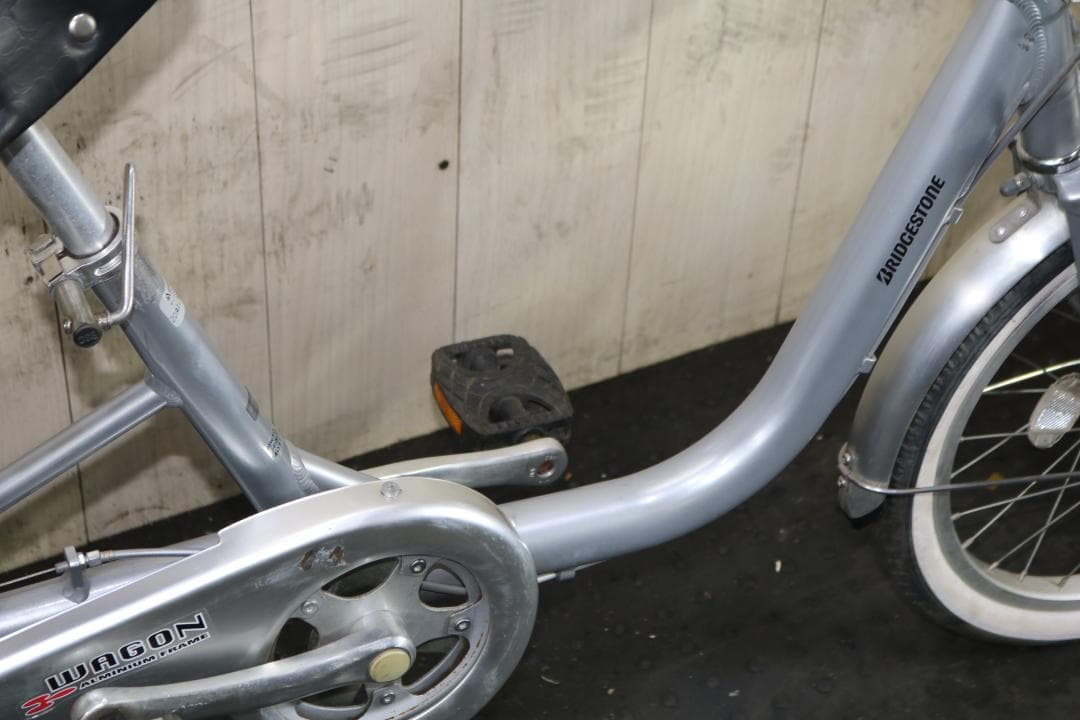 ブリヂストン ワゴン NBW10 16-18インチ シングルLED SILVER