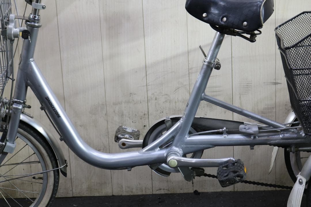 ブリヂストン ワゴン NBW10 16-18インチ シングルLED SILVER