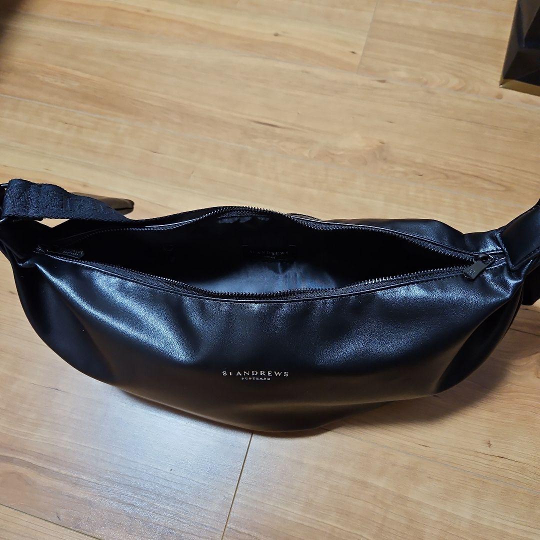お値下げ❗　ST ANDREWS ブラック　ボディバッグ