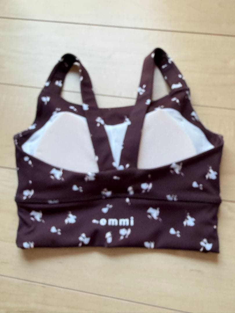 emmi 花柄スポーツブラとレギンスセット