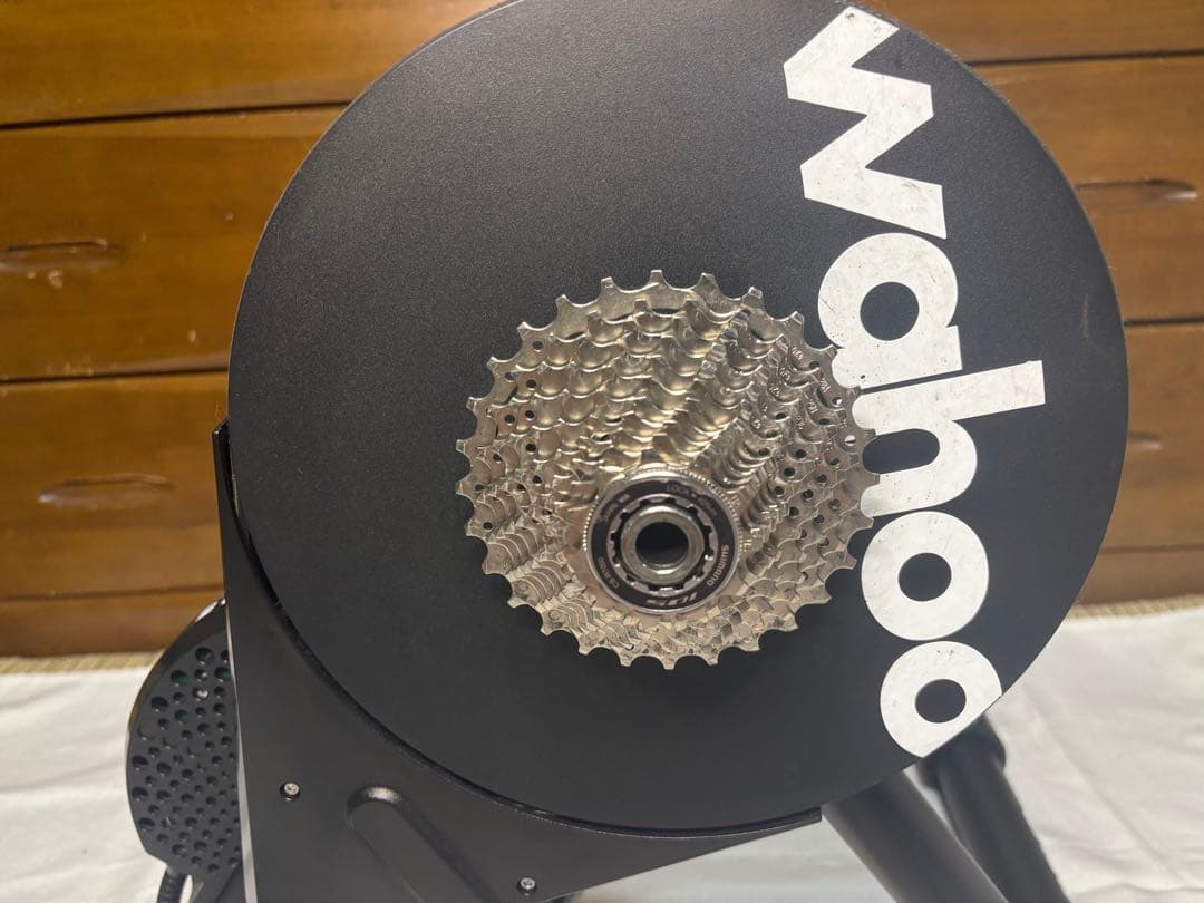 Wahoo KICKR CORE ローラー台　11速スプロケ付き