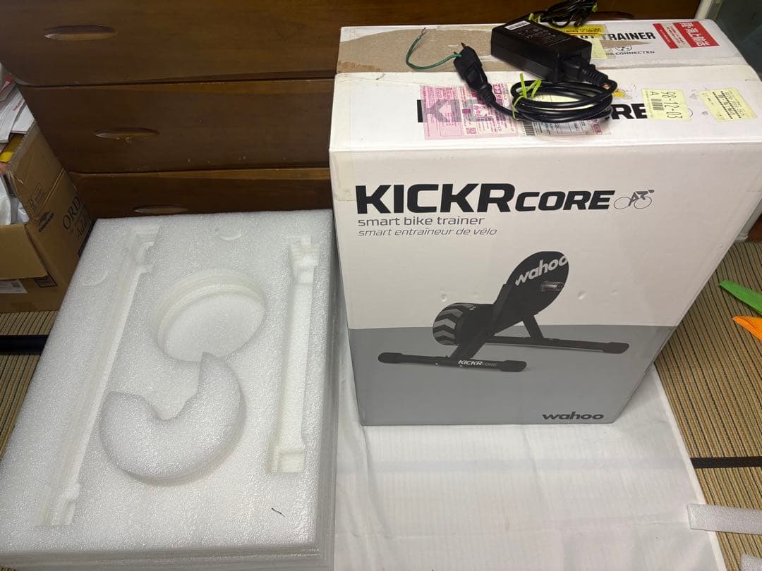 Wahoo KICKR CORE ローラー台　11速スプロケ付き