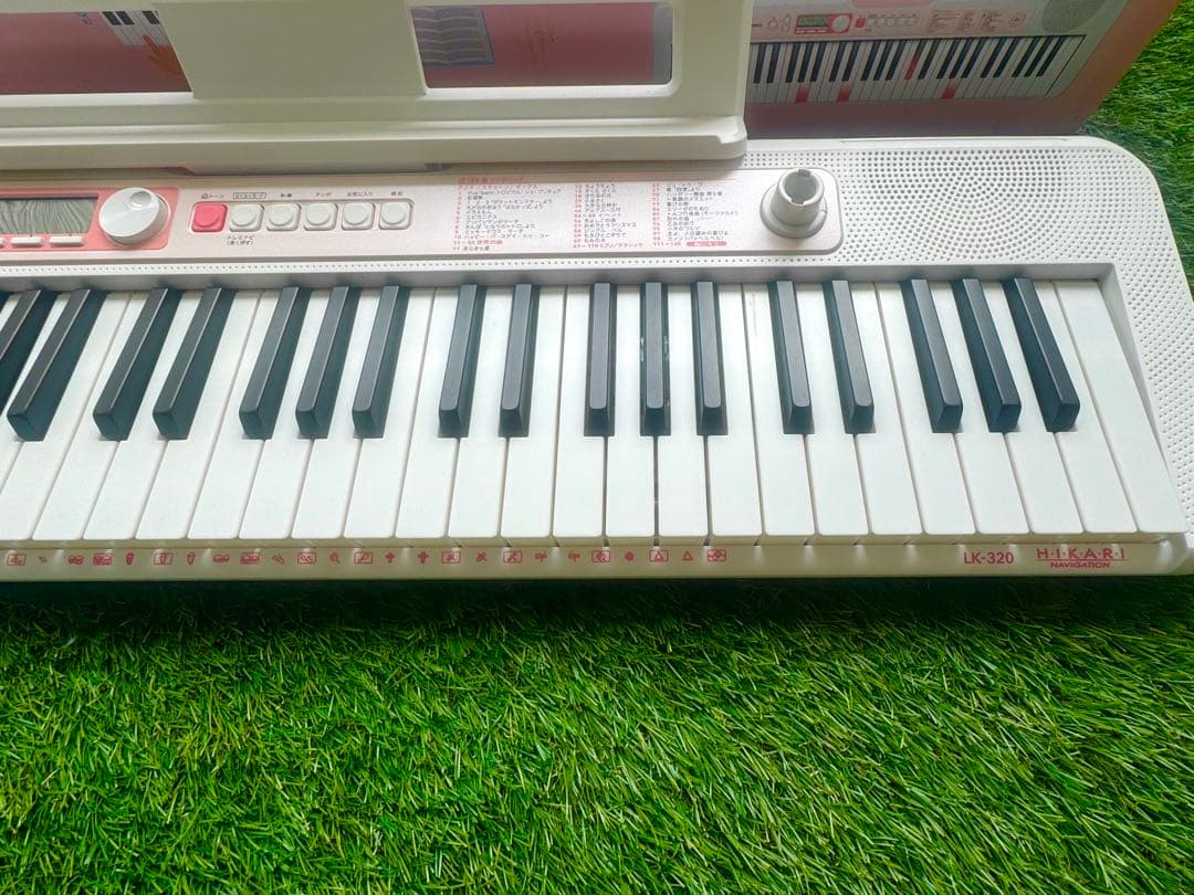 CASIO LK-320 光ナビゲーションキーボード 譜面台、マイク付き