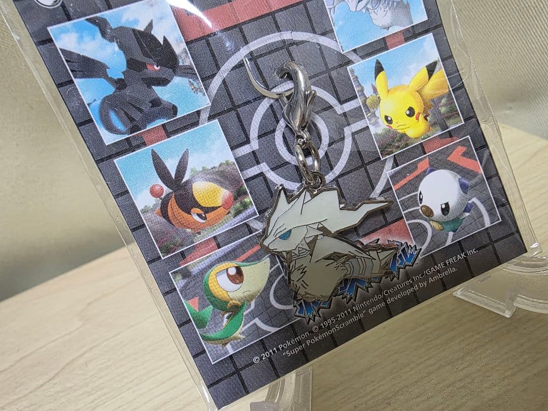 近々値上げ　買うなら今　激レア　ポケモンスクランブル　レシラム 　キーホルダー