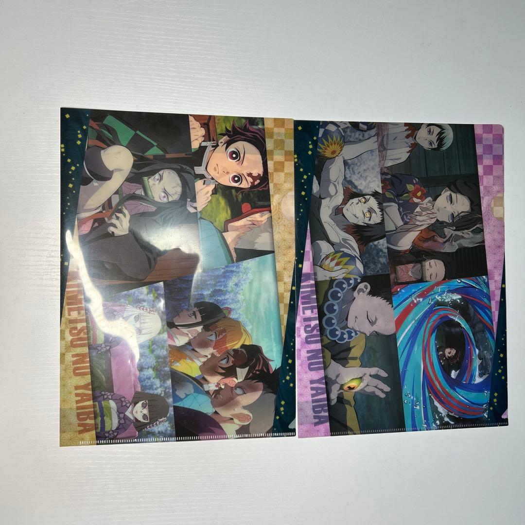 鬼滅グッズ シール二種、ファイル、ティッシュ、フィギュア、バッジ、屏風(？)
